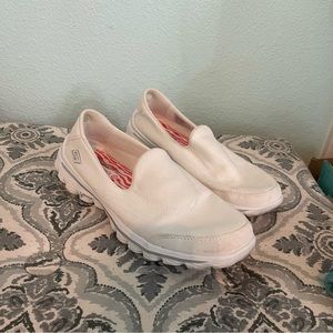White Sketchers